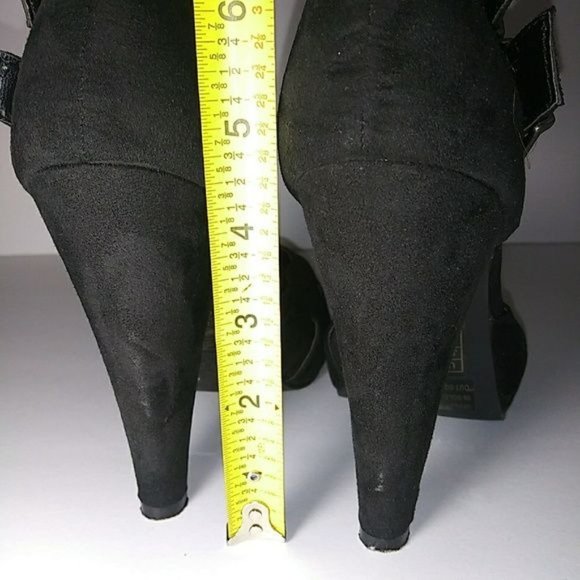 Black Faux Suede Black Heels Size 8 - Picture 6 of 8